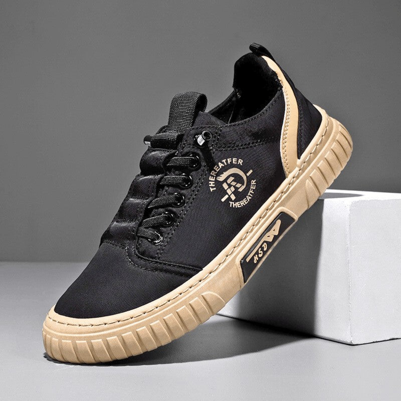 Lavtop sneakers med tyk sål og længesløjfe