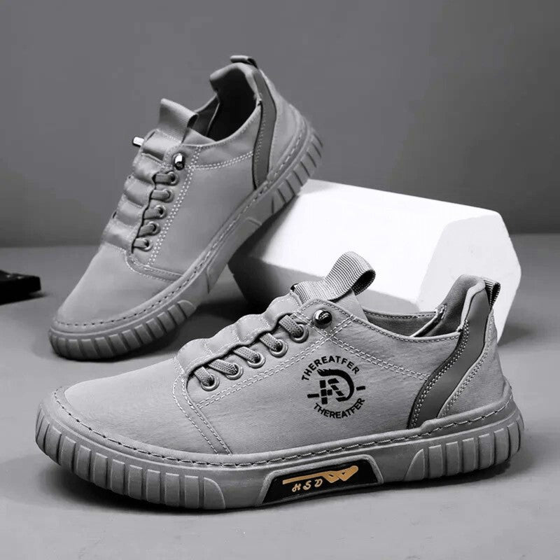 Lavtop sneakers med tyk sål og længesløjfe